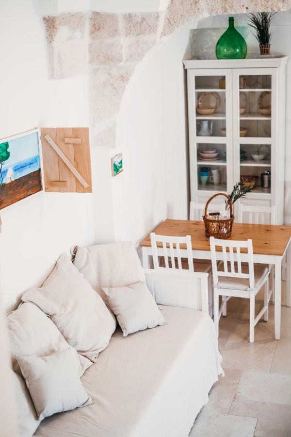 Tetti Bianchi - Deva'S Suite Home Остуни Экстерьер фото