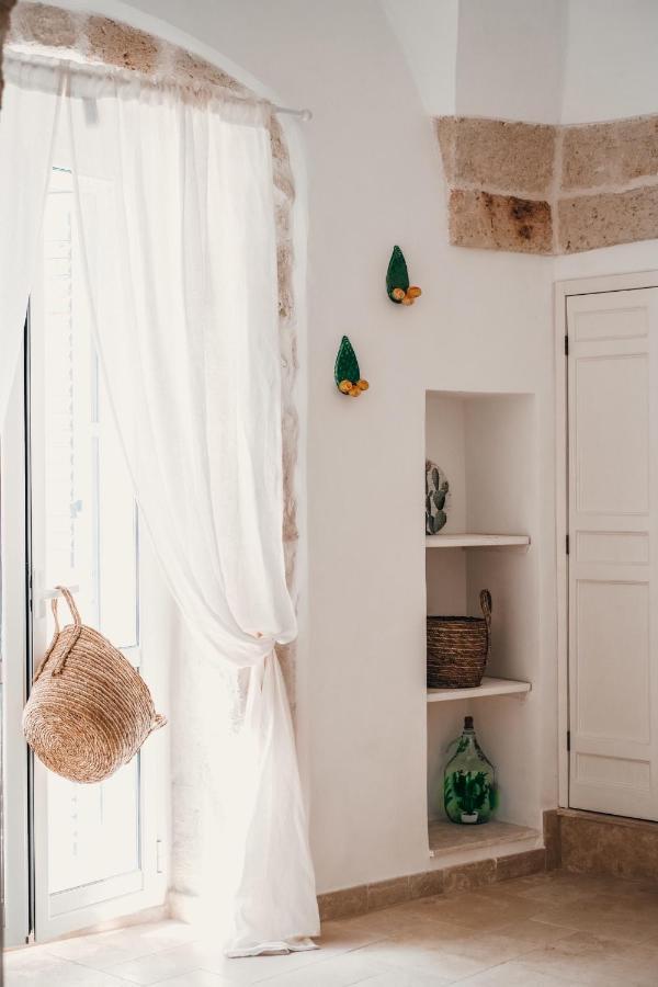 Tetti Bianchi - Deva'S Suite Home Остуни Экстерьер фото