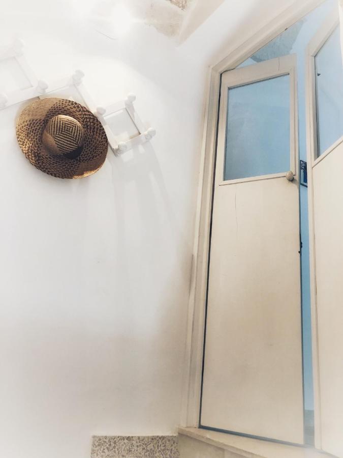 Tetti Bianchi - Deva'S Suite Home Остуни Экстерьер фото
